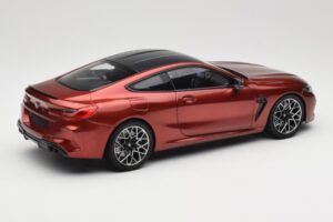 BMW M8 F91 Convertible Storm Bay Metallic Minichamps 1:18 110029020 Pressofusione — immagine 3 di 8