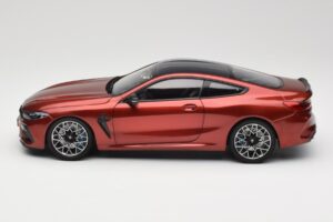 BMW M8 F91 Convertible Storm Bay Metallic Minichamps 1:18 110029020 Pressofusione — immagine 4 di 8