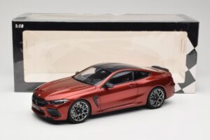 BMW M8 F91 Convertible Storm Bay Metallic Minichamps 1:18 110029020 Pressofusione — immagine 8 di 8
