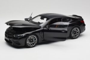 BMW M8 F92 Nero Zaffiro Minichamps 1:18 110029021 Pressofusione — immagine 2 di 8