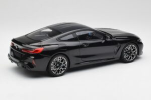 BMW M8 F92 Nero Zaffiro Minichamps 1:18 110029021 Pressofusione — immagine 3 di 8