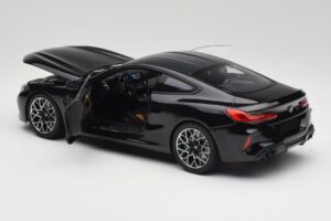 BMW M8 F92 Nero Zaffiro Minichamps 1:18 110029021 Pressofusione — immagine 5 di 8
