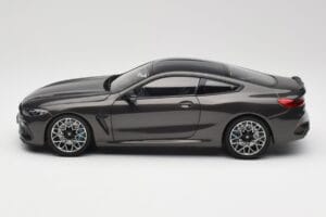 BMW M8 F92 Grey Metallic Minichamps 1:18 110029022 Pressofusione — immagine 4 di 8