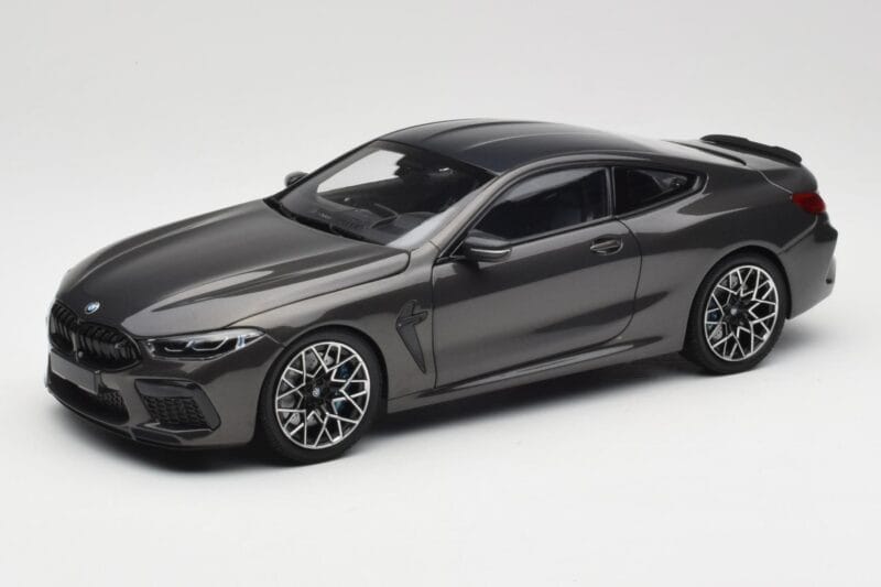 BMW M8 F92 Grey Metallic Minichamps 1:18 110029022 Pressofusione
