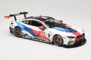 BMW M8 GTE Team RLL C. De Phillippi / B. Auberlen 2nd in Class 12 Hours of Sebring 2018 Minichamps 1:18 155182925 Pressofusio — immagine 4 di 6