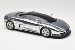 BMW Nazca M12 Chrome Silver Revell 1:18 08916 Pressofusione — immagine 6 di 8
