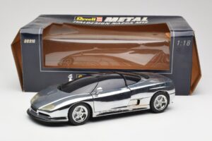 BMW Nazca M12 Chrome Silver Revell 1:18 08916 Pressofusione — immagine 8 di 8
