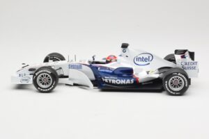 BMW Sauber F1.07 #10 R. Kubica Launch Version 2007 Minichamps 1:18 80430426995 Pressofusione — immagine 3 di 7