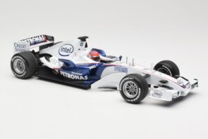 BMW Sauber F1.07 #10 R. Kubica Launch Version 2007 Minichamps 1:18 80430426995 Pressofusione — immagine 4 di 7