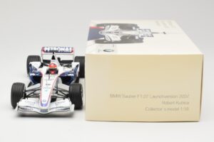 BMW Sauber F1.07 #10 R. Kubica Launch Version 2007 Minichamps 1:18 80430426995 Pressofusione — immagine 6 di 7
