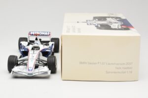 BMW Sauber F1.07 #9 N. Heidfeld Launch Version 2007 Minichamps 1:18 80430426994 Pressofusione — immagine 6 di 7