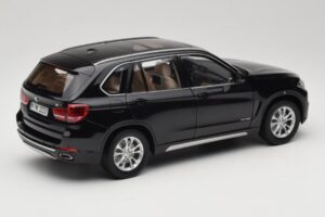BMW X5 E70 Sapphire Black Paragon 1:18 PA-97071 Pressofusione — immagine 3 di 8