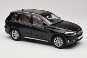BMW X5 E70 Sapphire Black Paragon 1:18 PA-97071 Pressofusione — immagine 6 di 8