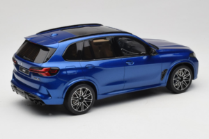 BMW X5 M F95 Competition Marina Bay Blue Metallic GT Spirit 1:18 GT967 Resina — immagine 2 di 6