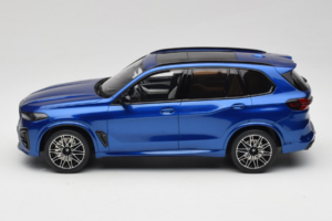BMW X5 M F95 Competition Marina Bay Blue Metallic GT Spirit 1:18 GT967 Resina — immagine 3 di 6