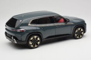 BMW XM G09 Isle of Man Green Minichamps 1:18 110023300 Pressofusione — immagine 3 di 8