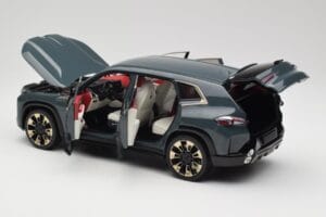 BMW XM G09 Isle of Man Green Minichamps 1:18 110023300 Pressofusione — immagine 5 di 8