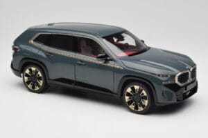 BMW XM G09 Isle of Man Green Minichamps 1:18 110023300 Pressofusione — immagine 6 di 8