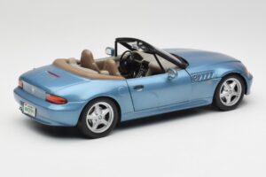 BMW Z3 E36/7 James Bond Goldeneye Blu Metallizzato UT Models 1:18 180024336 Pressofusione — immagine 3 di 8