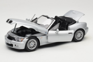 BMW Z3 Roadster 1.8 Argento Edizione Concessionaria UT Models 1:18 80439411712 Pressofusione — immagine 2 di 8
