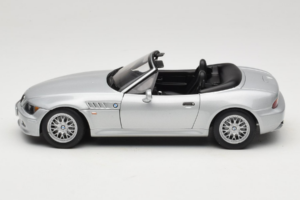 BMW Z3 Roadster 1.8 Argento Edizione Concessionaria UT Models 1:18 80439411712 Pressofusione — immagine 4 di 8