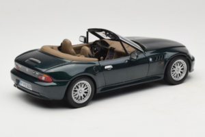 BMW Z3 Roadster 2.8 Verde Scuro Edizione Concessionaria UT Models 1:18 80439411713 Pressofusione — immagine 3 di 8