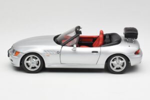 BMW Z3 Roadster Con Portabagagli Argento UT Models 1:18 20407 Pressofusione — immagine 4 di 8