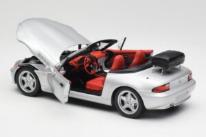 BMW Z3 Roadster Con Portabagagli Argento UT Models 1:18 20407 Pressofusione — immagine 5 di 8