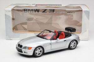 BMW Z3 Roadster Con Portabagagli Argento UT Models 1:18 20407 Pressofusione — immagine 8 di 8