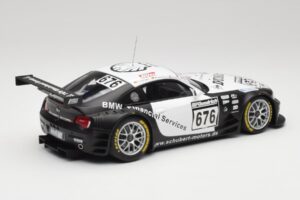 BMW Z4 #676 H. Stuck / J. Hennerici / D. Hurtgen Team Schubert Nürburgring 24 Hours 2006 AUTOart 1:18 80649 Pressofusione — immagine 2 di 6