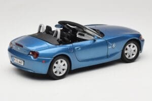 BMW Z4 E85 Blu Metallic Motormax 1:18 73144 Pressofusione — immagine 3 di 8