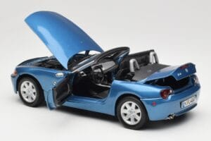 BMW Z4 E85 Blu Metallic Motormax 1:18 73144 Pressofusione — immagine 5 di 8