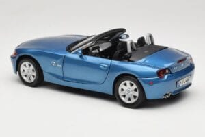 BMW Z4 E85 Blu Metallic Motormax 1:18 73144 Pressofusione — immagine 7 di 8