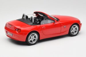BMW Z4 E85 Roadster Rosso Bburago 1:18 34046 Pressofusione — immagine 3 di 8