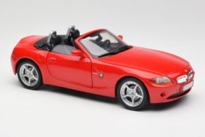 BMW Z4 E85 Roadster Rosso Bburago 1:18 34046 Pressofusione — immagine 6 di 8