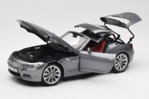 BMW Z4 E89 sDrive 35i Space Grey Metallic Kyosho 1:18 80432147085 Pressofusione — immagine 2 di 8