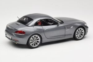 BMW Z4 E89 sDrive 35i Space Grey Metallic Kyosho 1:18 80432147085 Pressofusione — immagine 3 di 8