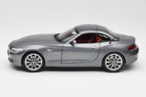BMW Z4 E89 sDrive 35i Space Grey Metallic Kyosho 1:18 80432147085 Pressofusione — immagine 4 di 8