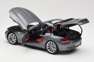 BMW Z4 E89 sDrive 35i Space Grey Metallic Kyosho 1:18 80432147085 Pressofusione — immagine 5 di 8