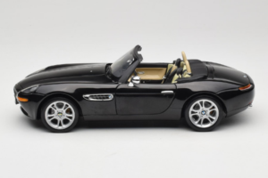 BMW Z8 Nero Kyosho 1:18 80439411729 Pressofusione — immagine 4 di 9