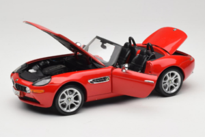 BMW Z8 Rosso Kyosho 1:18 80439411730 Pressofusione — immagine 2 di 9