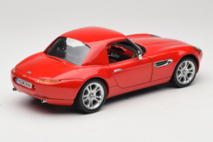 BMW Z8 Rosso Kyosho 1:18 80439411730 Pressofusione — immagine 4 di 9