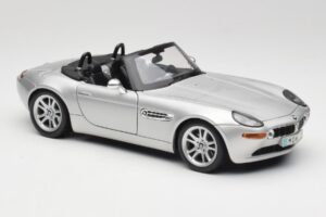 BMW Z8 E52 Titanium Silver Maisto 1:18 536896 Pressofusione — immagine 6 di 8