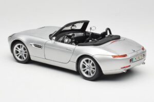 BMW Z8 E52 Titanium Silver Maisto 1:18 536896 Pressofusione — immagine 7 di 8