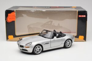 BMW Z8 E52 Titanium Silver Maisto 1:18 536896 Pressofusione — immagine 8 di 8