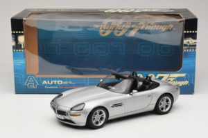 BMW Z8 Argento 007 The World Is Not Enough AUTOart 1:18 70511 Pressofusione — immagine 8 di 8