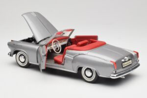 Borgward Isabella Cabriolet Argento Revell 1:18 8411 Pressofusione — immagine 5 di 8