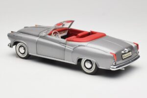 Borgward Isabella Cabriolet Argento Revell 1:18 8411 Pressofusione — immagine 7 di 8