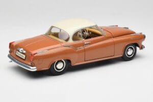 Borgward Isabella Coupe Bronzo Bianco Revell 1:18 08982 Pressofusione — immagine 3 di 8