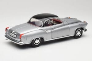 Borgward Isabella Coupé Grigio & Nero Revell 1:18 8989 Pressofusione — immagine 5 di 8
